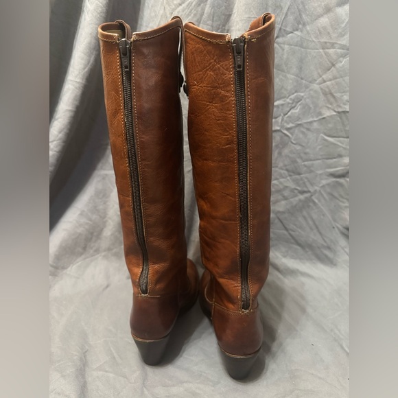 Frye Women’s Jackie Button Cognac Brown Leather Riding Boots. Size 8.5 - Picture 7 of 15
